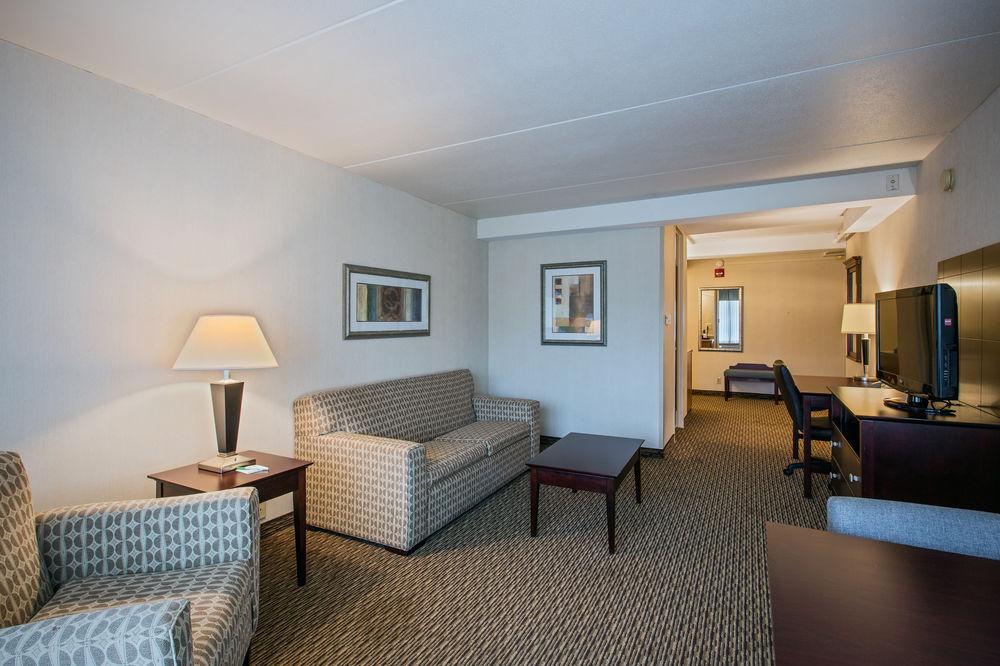 Fairfield Inn & Suites Springfield Enfield Dış mekan fotoğraf